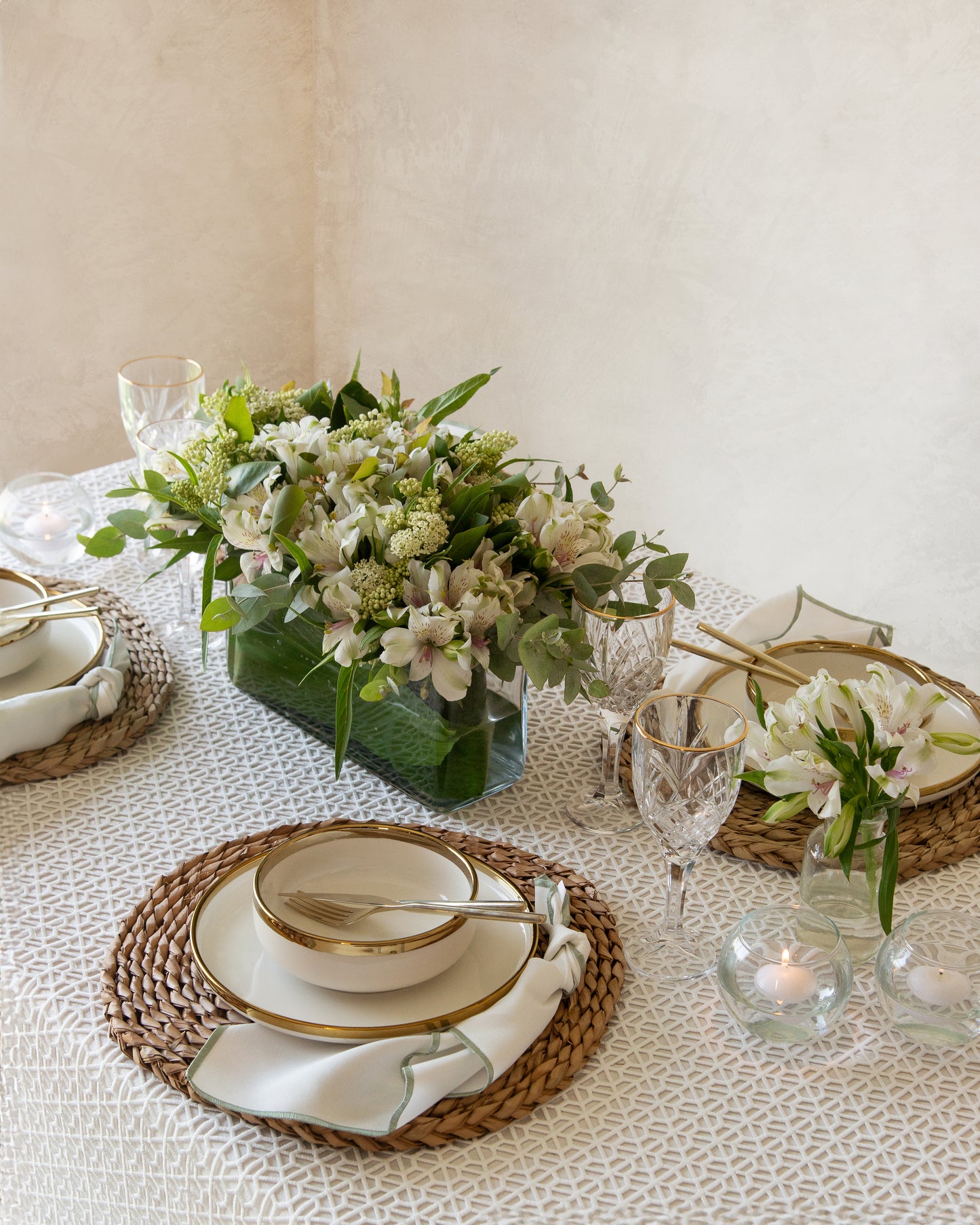Bissana White Lined Tablecloth