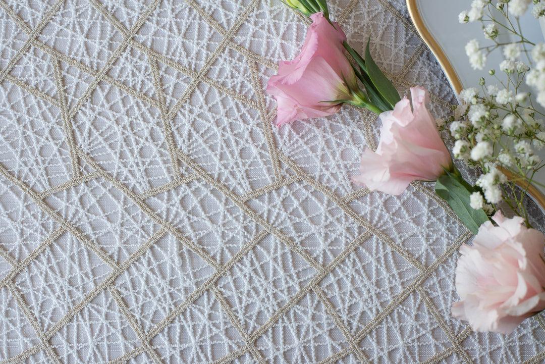 Sherlin White And Gold Lined Tablecloth