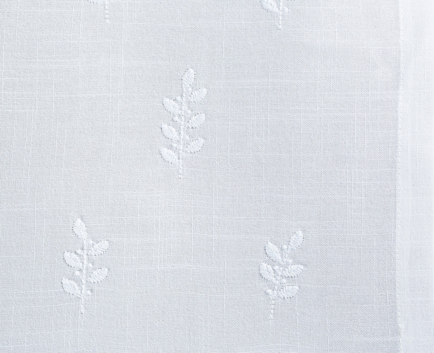 Laurel White Tablecloth