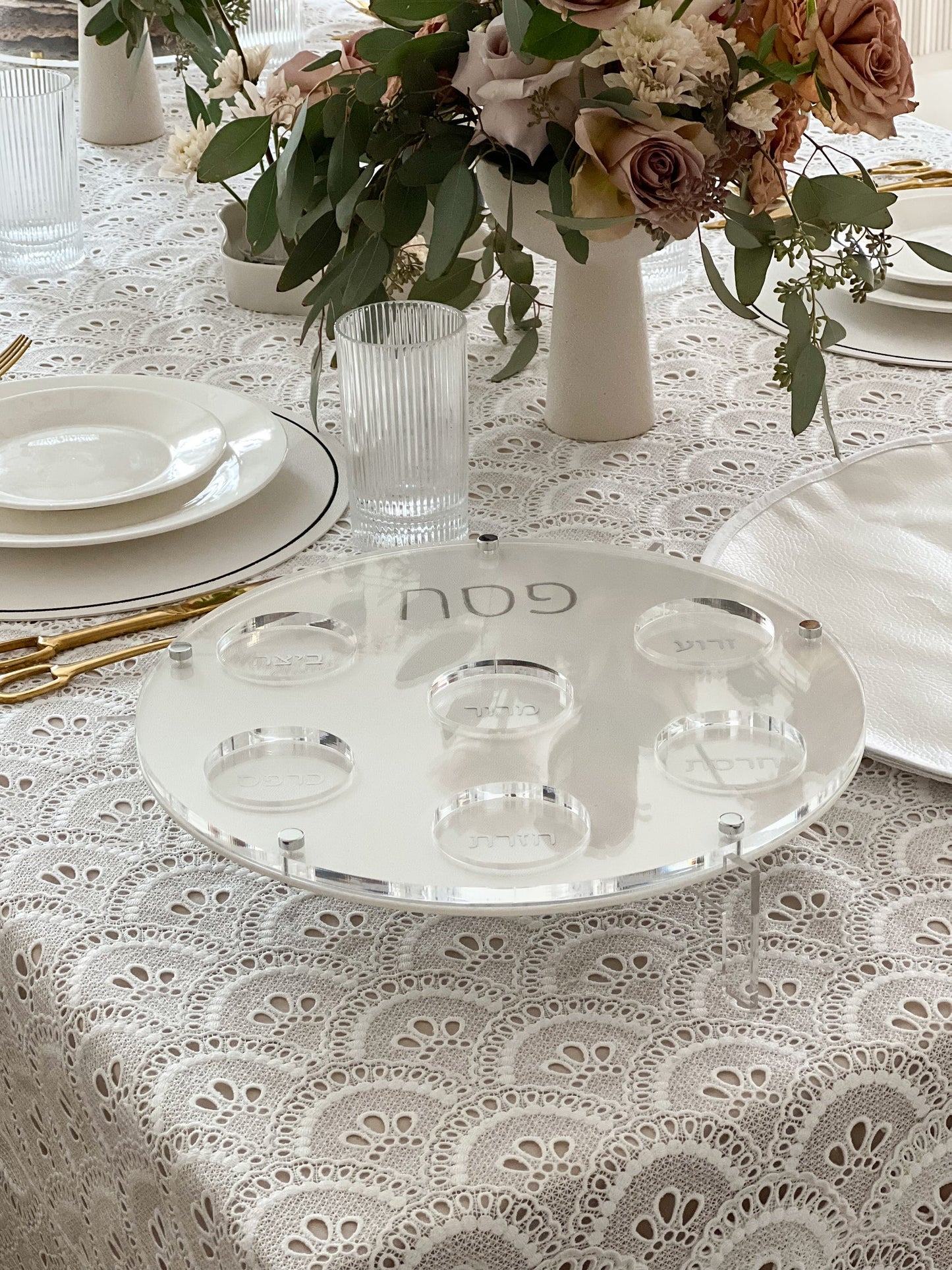 White Pendant Unlined Lace Tablecloth