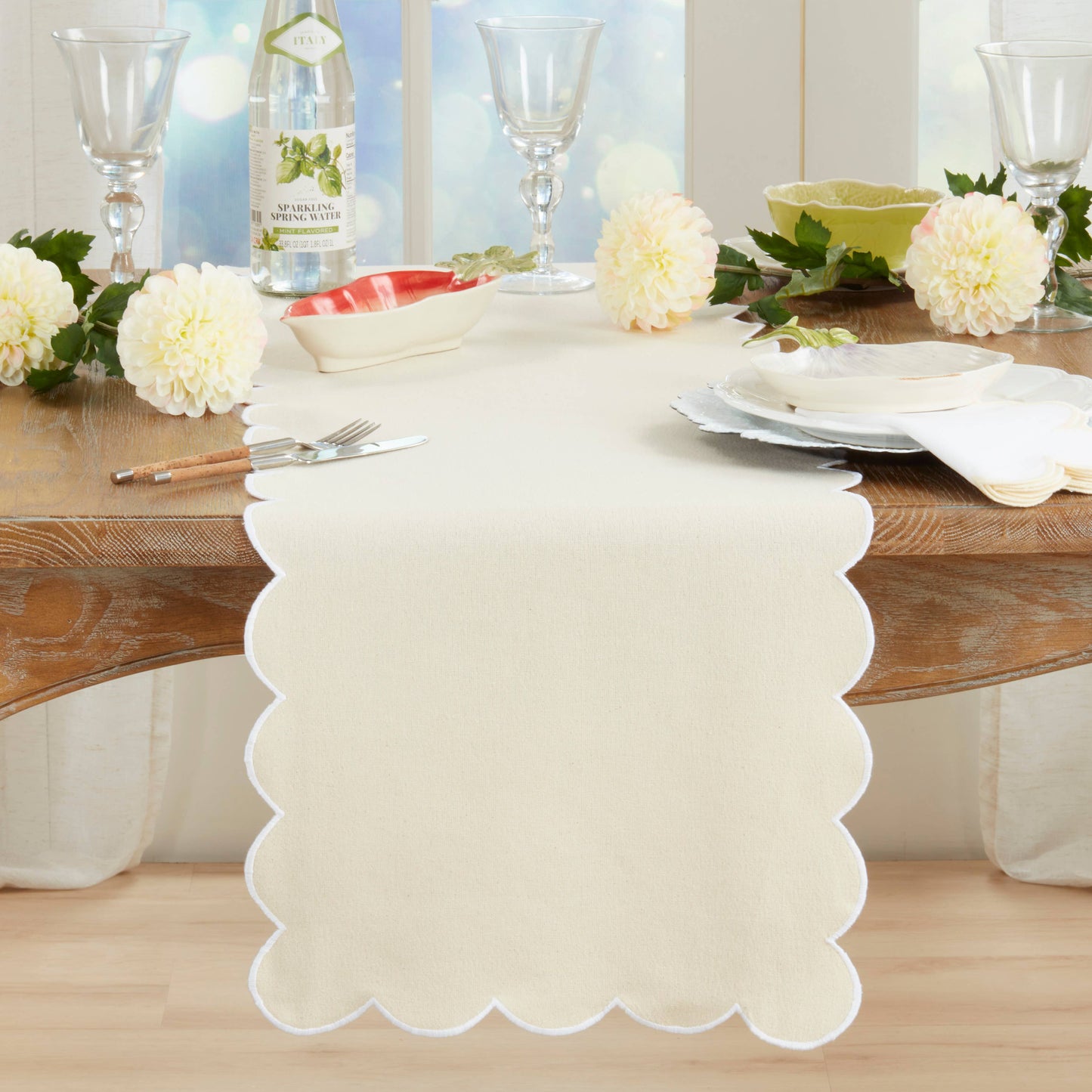 Cotton Scalloped Table Runner: Pink / 16"x72"