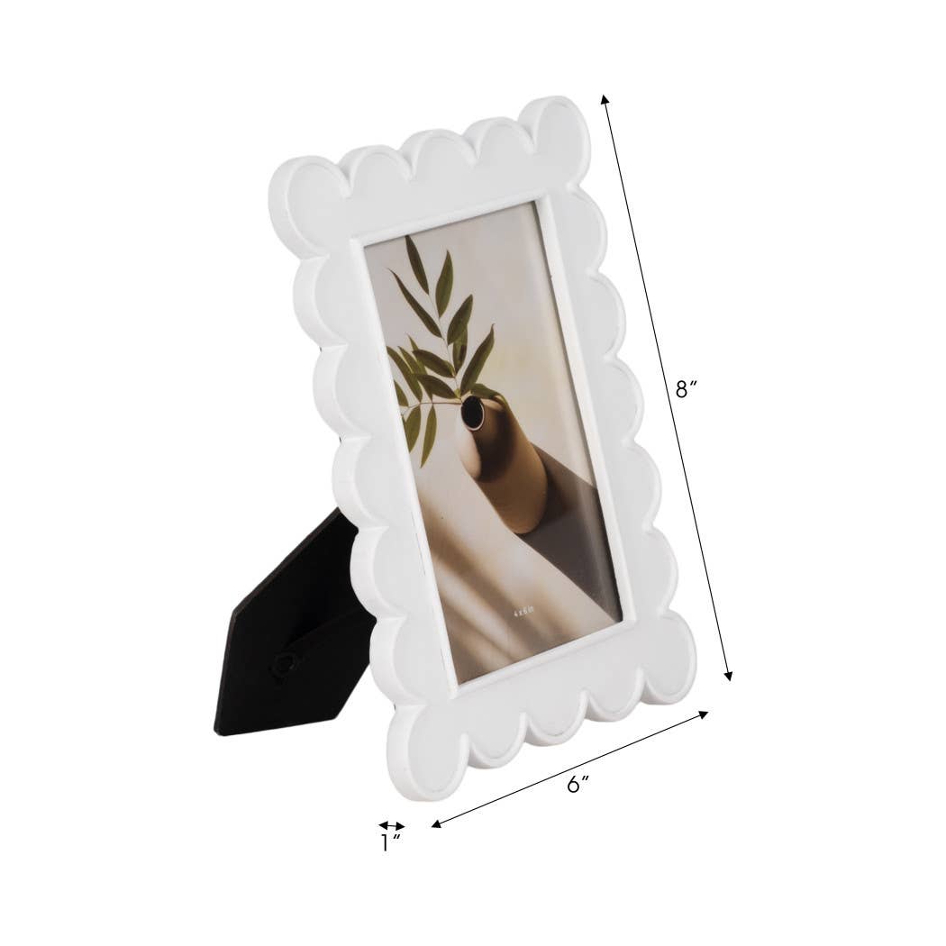 Photo Frame - Resin with Decorative Scalloped Edge: White / 5x7