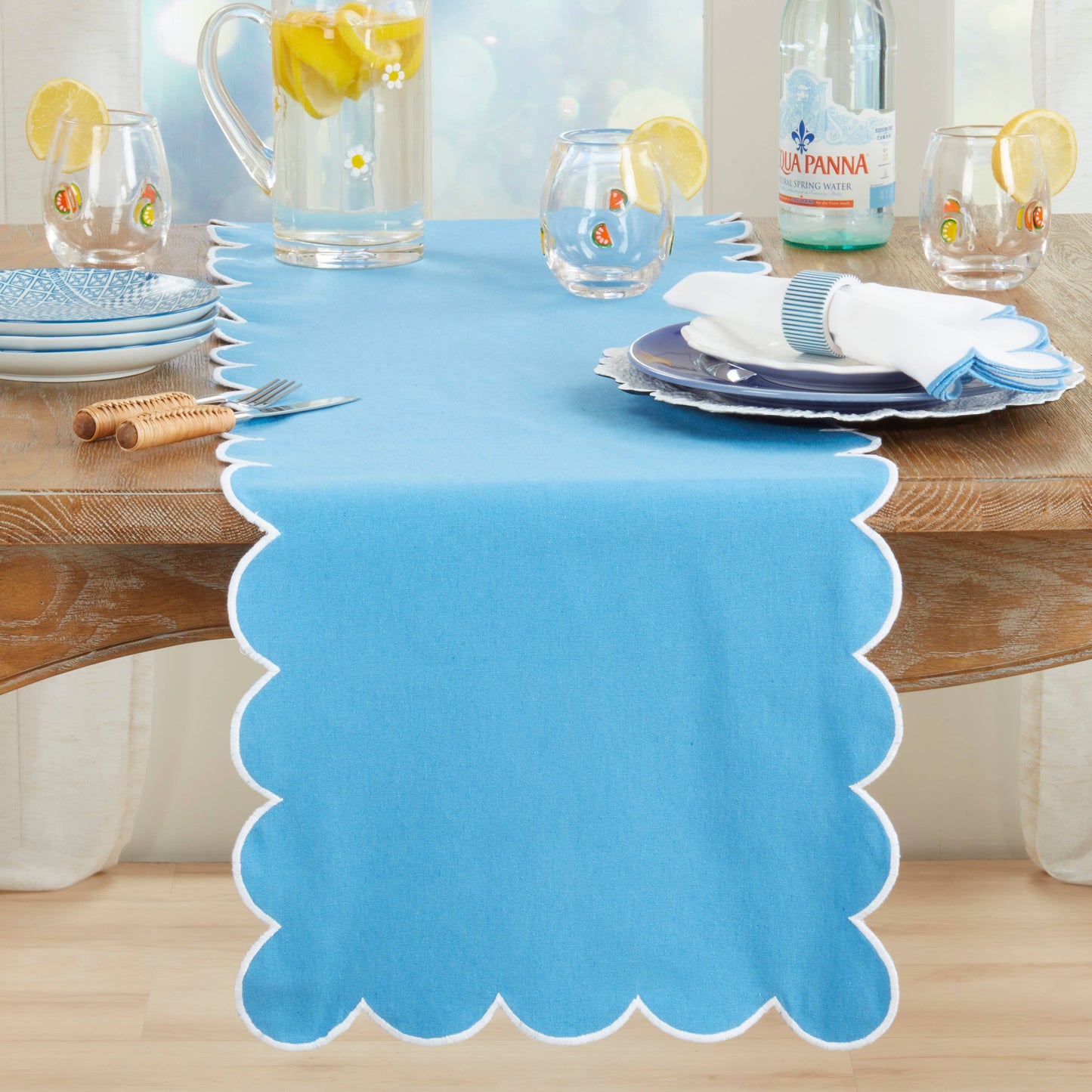 Cotton Scalloped Table Runner: Pink / 16"x72"