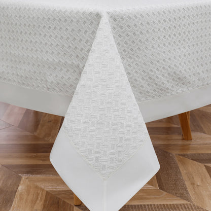 Lace Twist Lined Tablecloth
