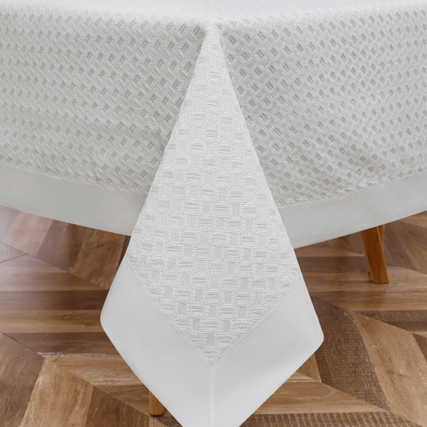 Lace Twist Lined Tablecloth