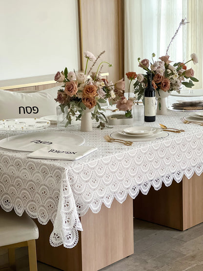 White Pendant Unlined Lace Tablecloth