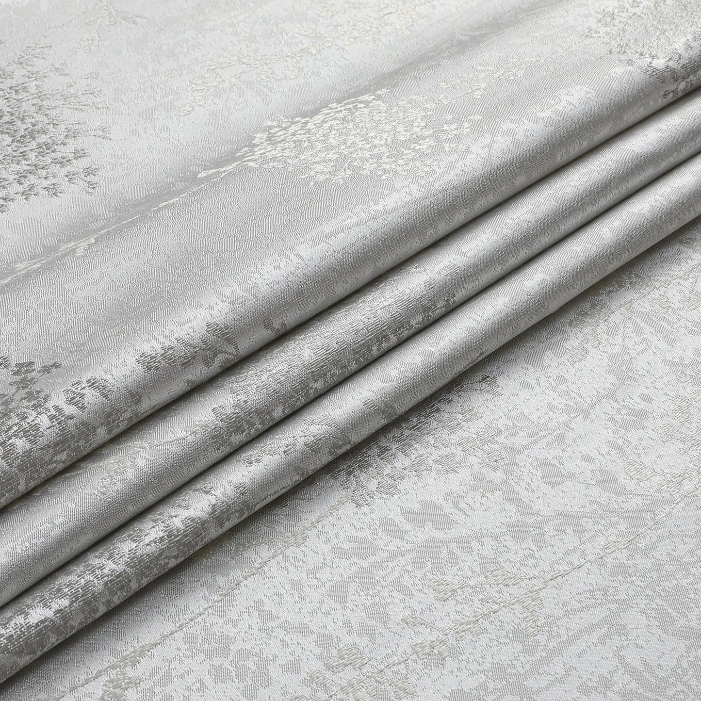 Fern Cluster Silver Tablecloth