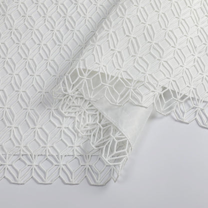 Lace Lined Matelasse Tablecloth