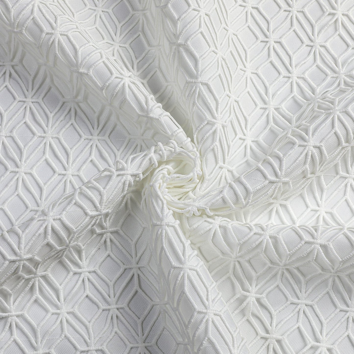 Lace Lined Matelasse Tablecloth