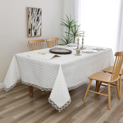 Lace Lined Matelasse Tablecloth