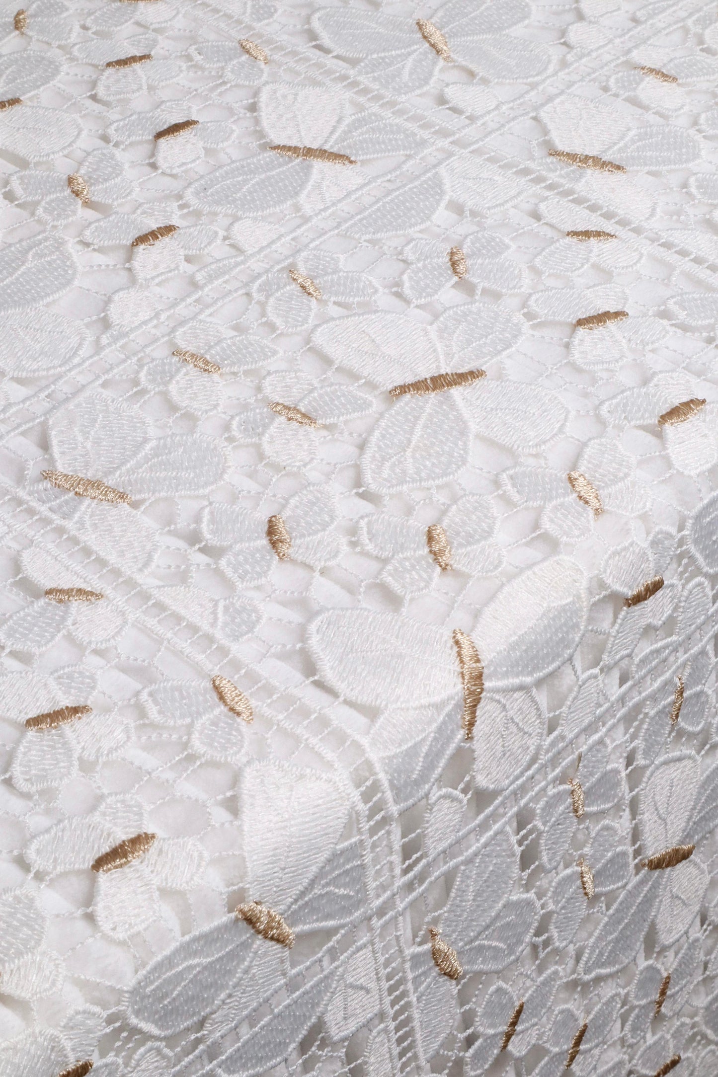 Dolce Flutter Overlay Tablecloth