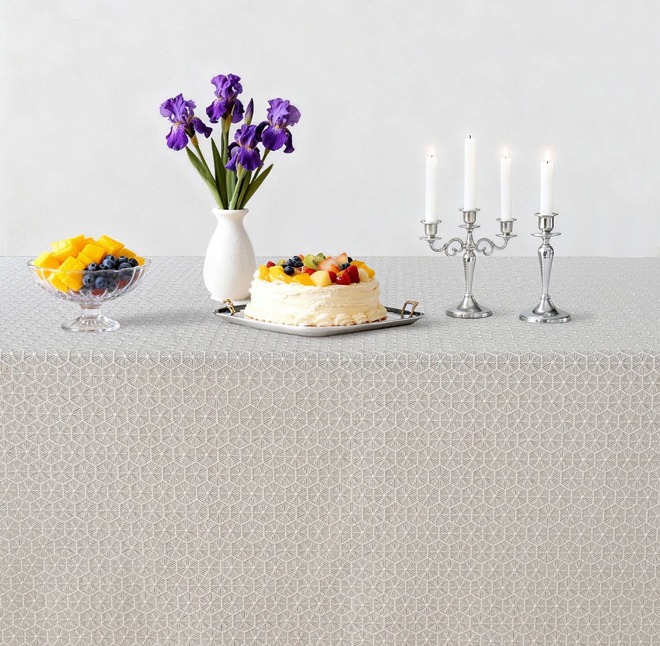 Halder White Lined Tablecloth