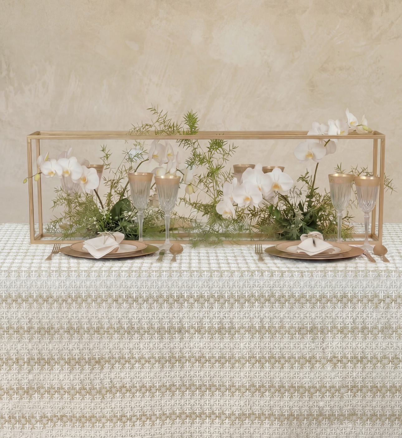 Manorola White Gold Lined Tablecloth