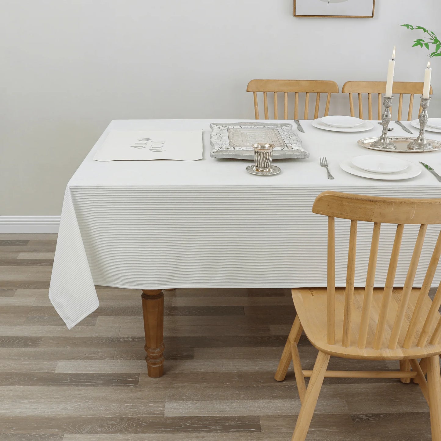 Velvet Ribbed White Tablecloth