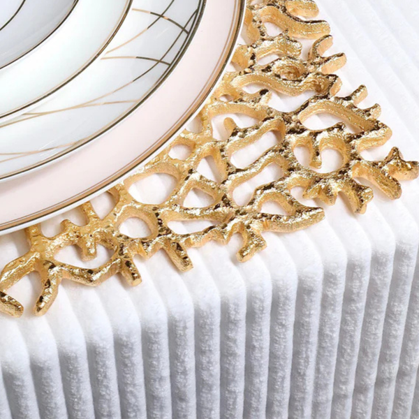 Lisbon White Ribbed Velvet Tablecloth