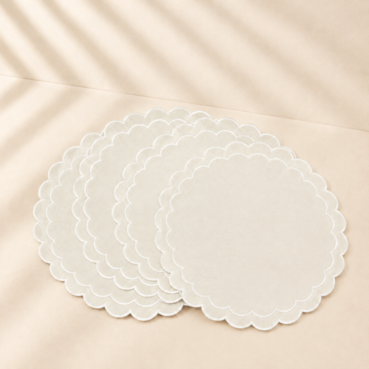 Round Scalloped Cotton Placemats: Natural / 15" Set of 4