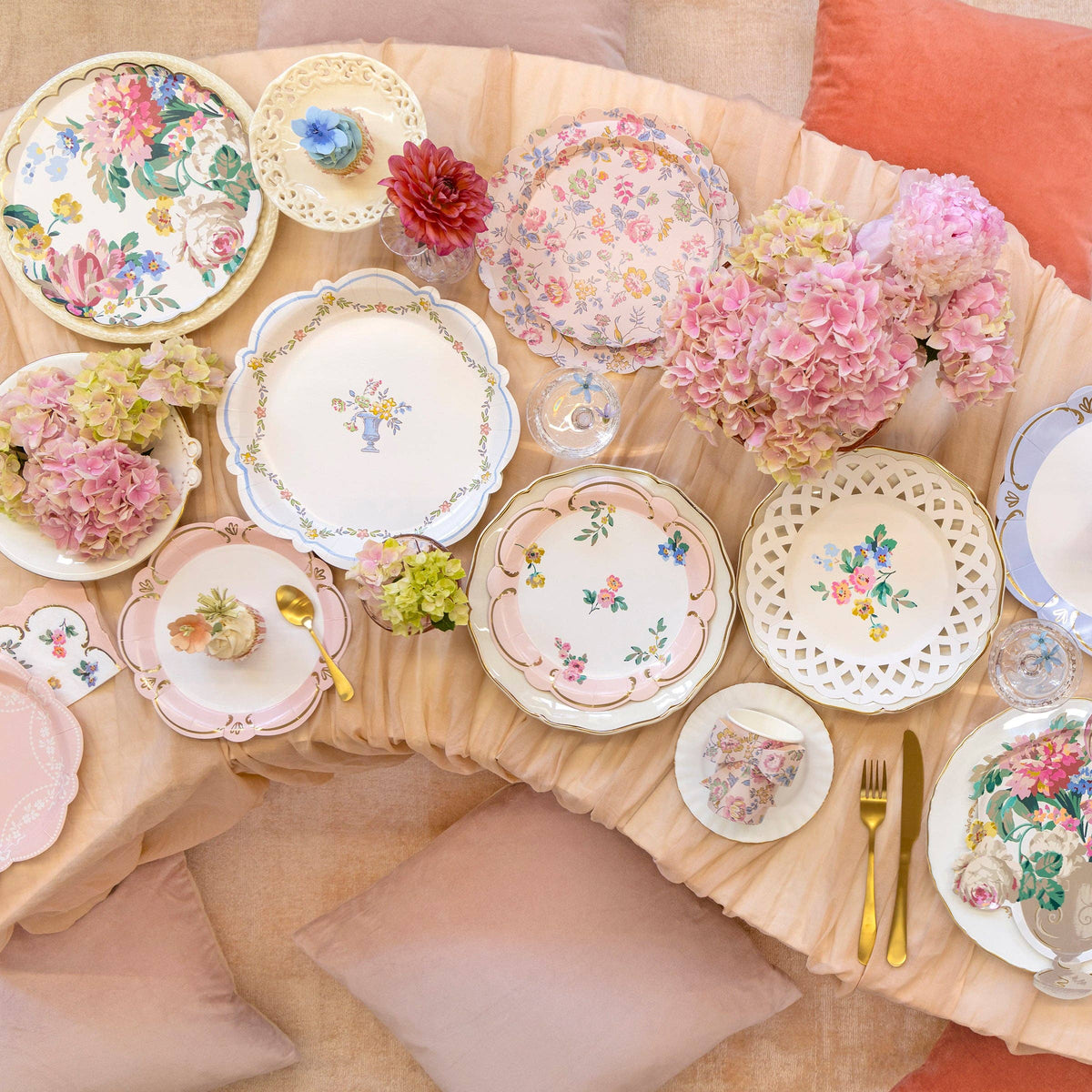 Chintz Border Dinner Plates 8pk