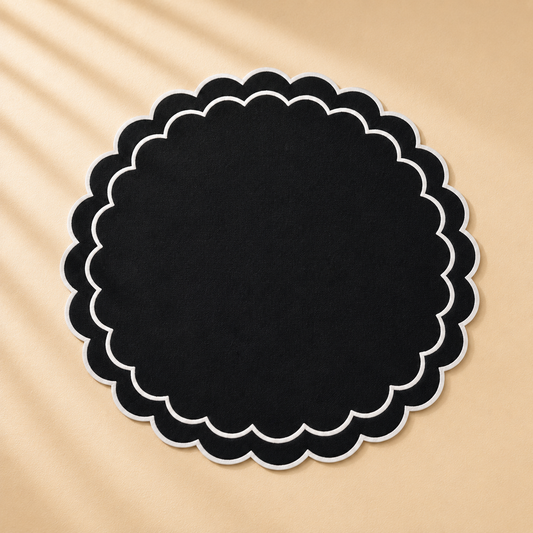 Round Scalloped Cotton Placemats: Black / 15"