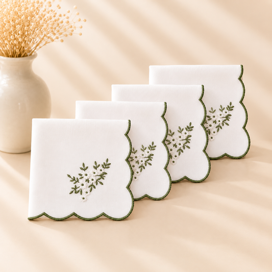 Scallop Edge Green Flower Napkin Set of 4 20”x20”