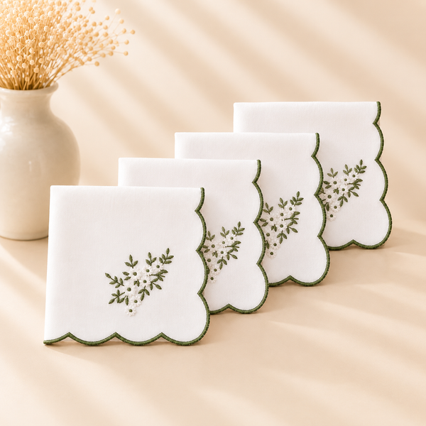 Scallop Edge Green Flower Napkin Set of 4 20”x20”